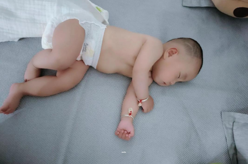 张家界怀孕肚子撑的难受